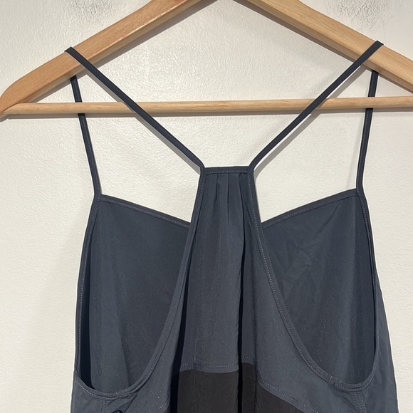 Lululemon Lab colour block shadow tank in grey/black - size 4 - Picture 6 of 10
